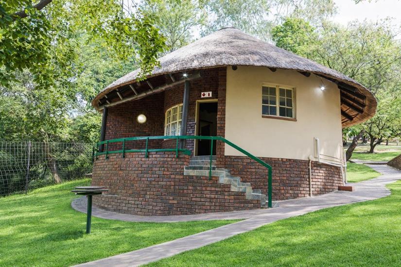 Badplaas, A Forever Resort: 4-Sleeper Rondavel. 2 bedrooms (1 double & 2 single rooms)