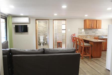 Badplaas, A Forever Resort: 6-Sleeper Log Cabin. 2 bedrooms (1 double, 2 single & 1 sleeper couch) 