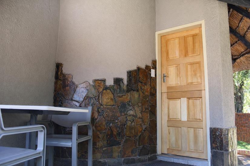 Badplaas, A Forever Resort: 2-Sleeper Rondavel. Open plan (1 double bed)