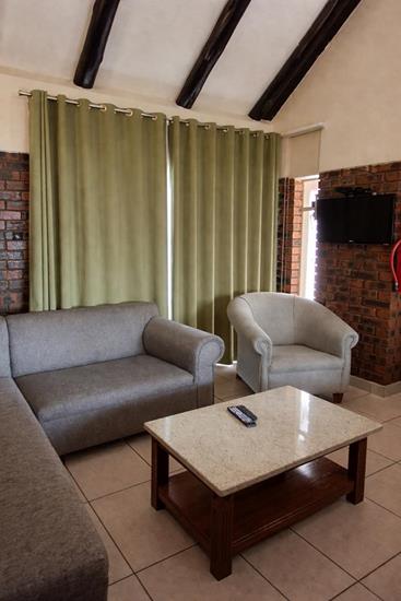 Badplaas, A Forever Resort: 4-Sleeper Chalet. 2 bedrooms (1 double bed & 2 single beds)