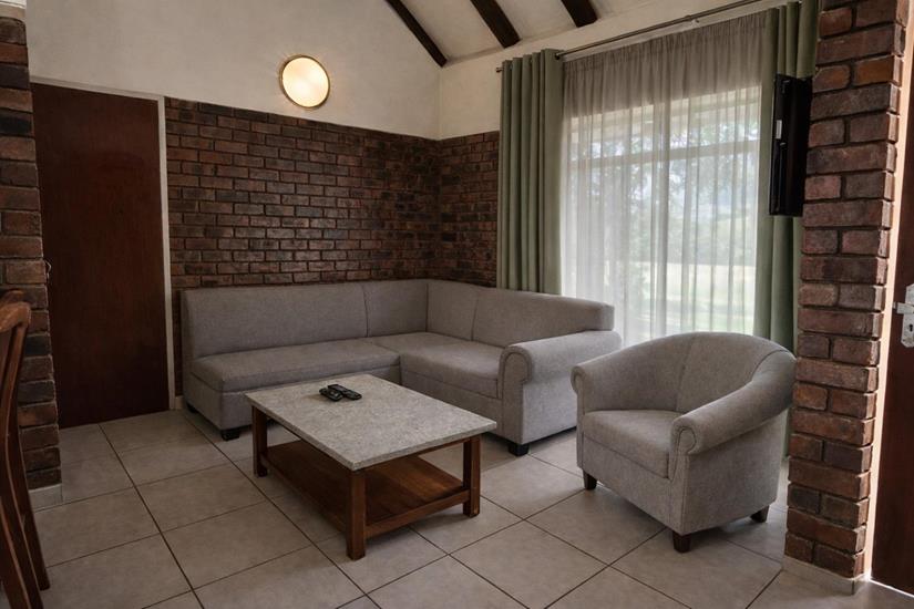 Badplaas, A Forever Resort: 4-Sleeper Chalet. 2 bedrooms (1 double bed & 2 single beds)